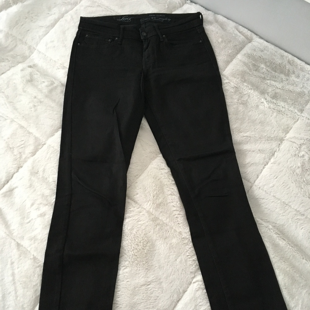 Levi's demi curve black straight leg jeans